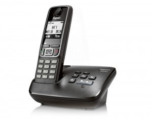 Телефон Gigaset A420 AM Чистая функциональностьВстроенный автоответчик со временем записи до 25 минут1,8-дюймовый высококонтрастный дисплей с подсветкойТелефонная книжка на 100 номеров и именРежим ECO Mode Plus с нулевым уровнем излучения1
